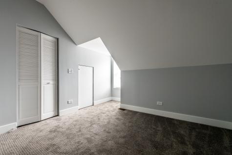 3579 West Mclean Avenue Chicago IL 60647