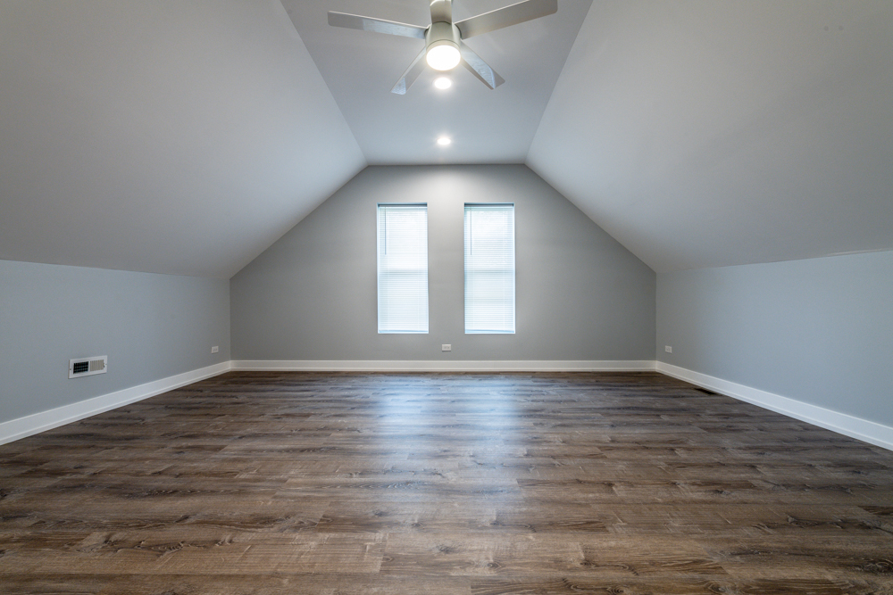 3579 West Mclean Avenue Chicago IL 60647