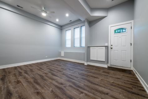 3579 West Mclean Avenue Chicago IL 60647