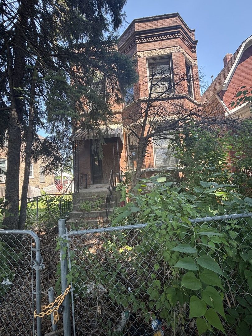 5951 South Elizabeth Street Chicago IL 60636
