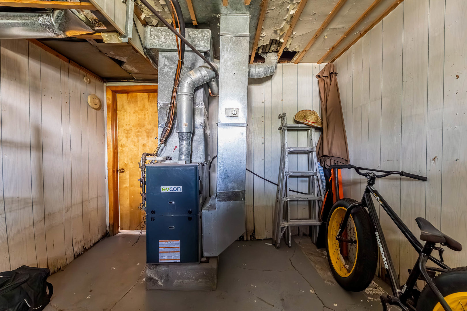 5633 West 64th Place W Chicago IL 60638