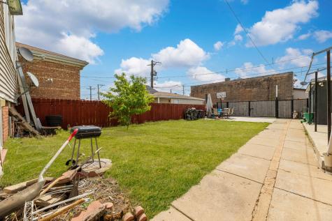 5633 West 64th Place Chicago IL 60638