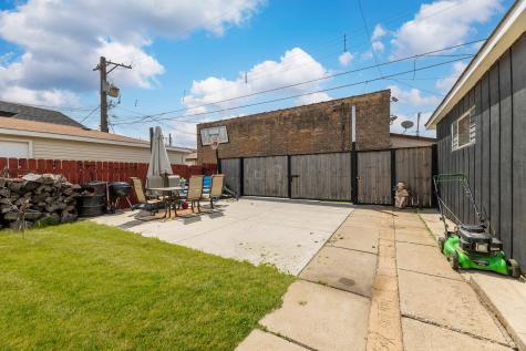 5633 West 64th Place Chicago IL 60638