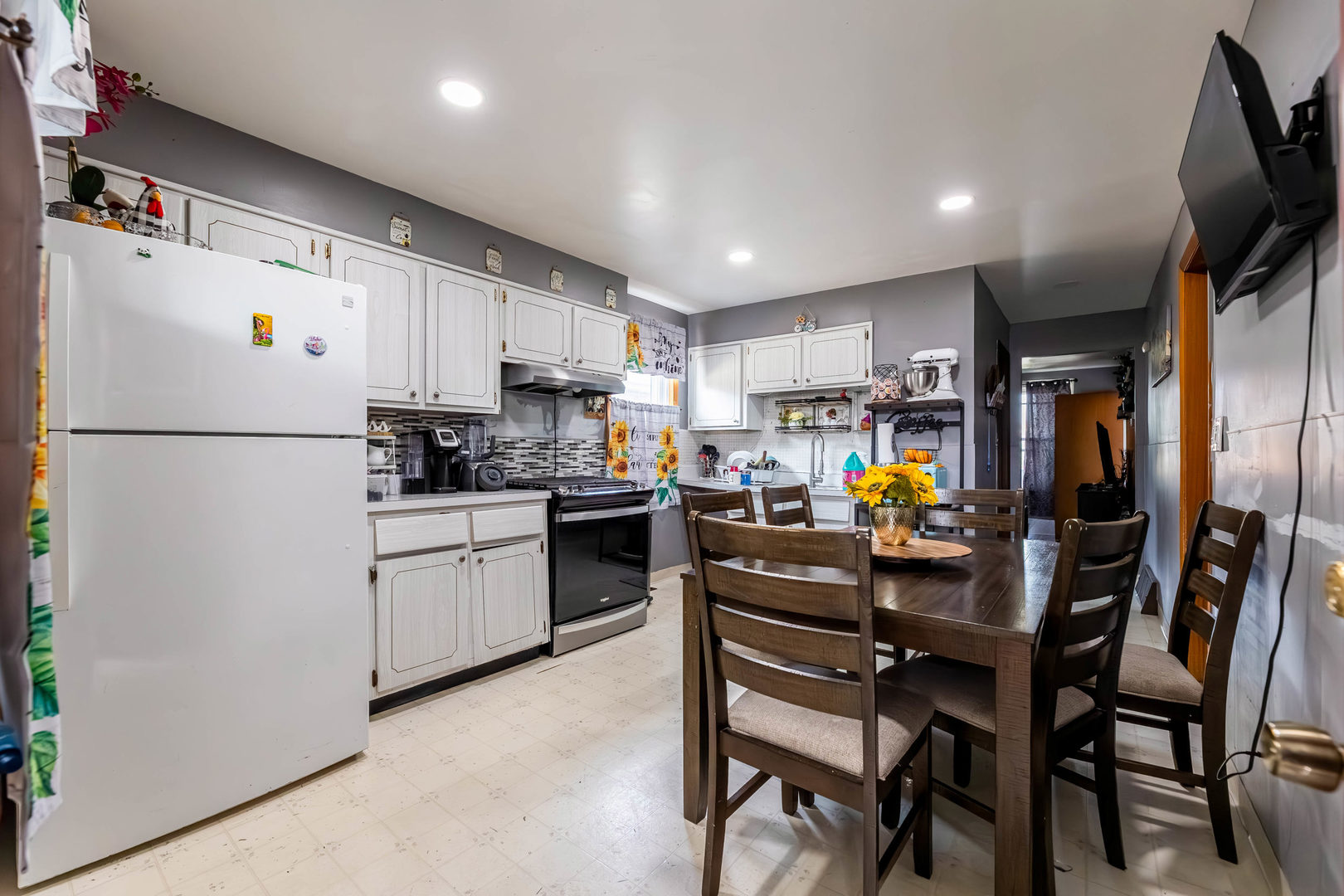 5633 West 64th Place W Chicago IL 60638