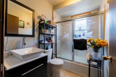 5633 West 64th Place Chicago IL 60638