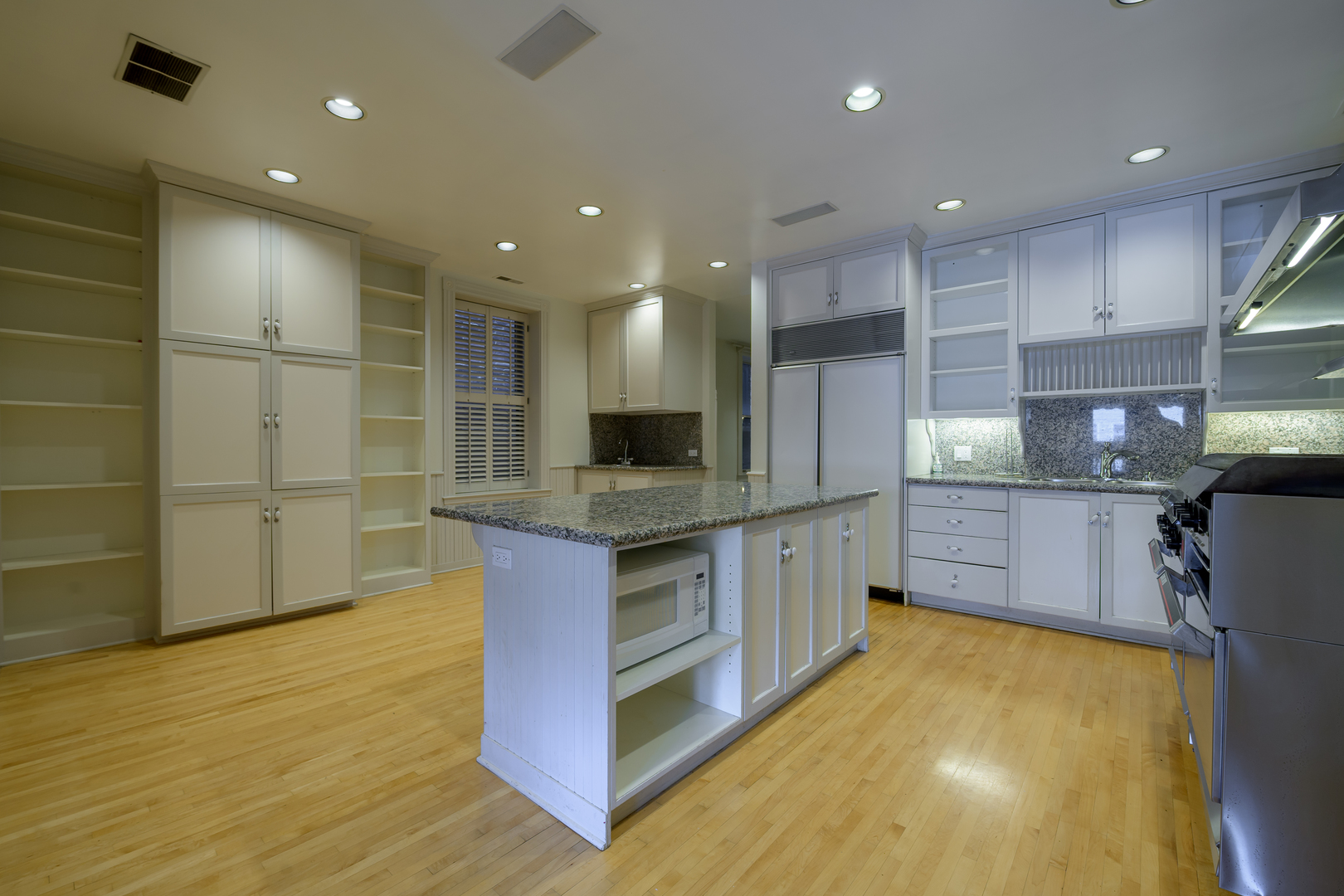 1726 North Cleveland Avenue Chicago IL 60614