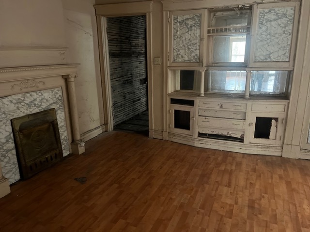 5618 South Indiana Avenue Chicago IL 60637