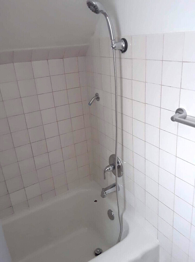 7026 South Saint Lawrence Avenue Chicago IL 60637