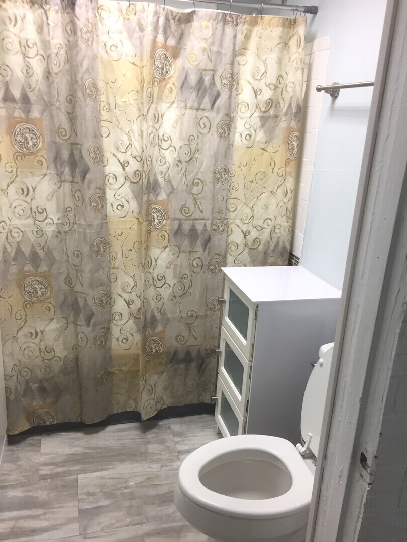 7026 South Saint Lawrence Avenue Chicago IL 60637