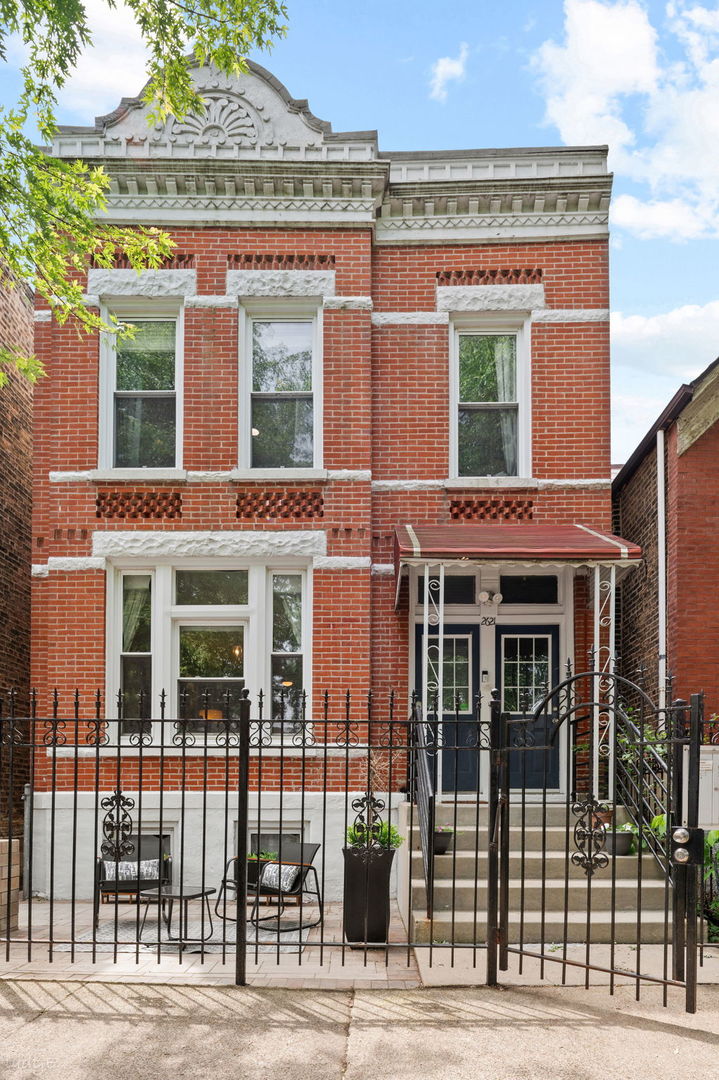 2621 West Haddon Street Chicago IL 60622