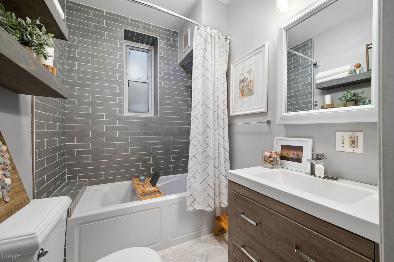 2621 West Haddon Street Chicago IL 60622