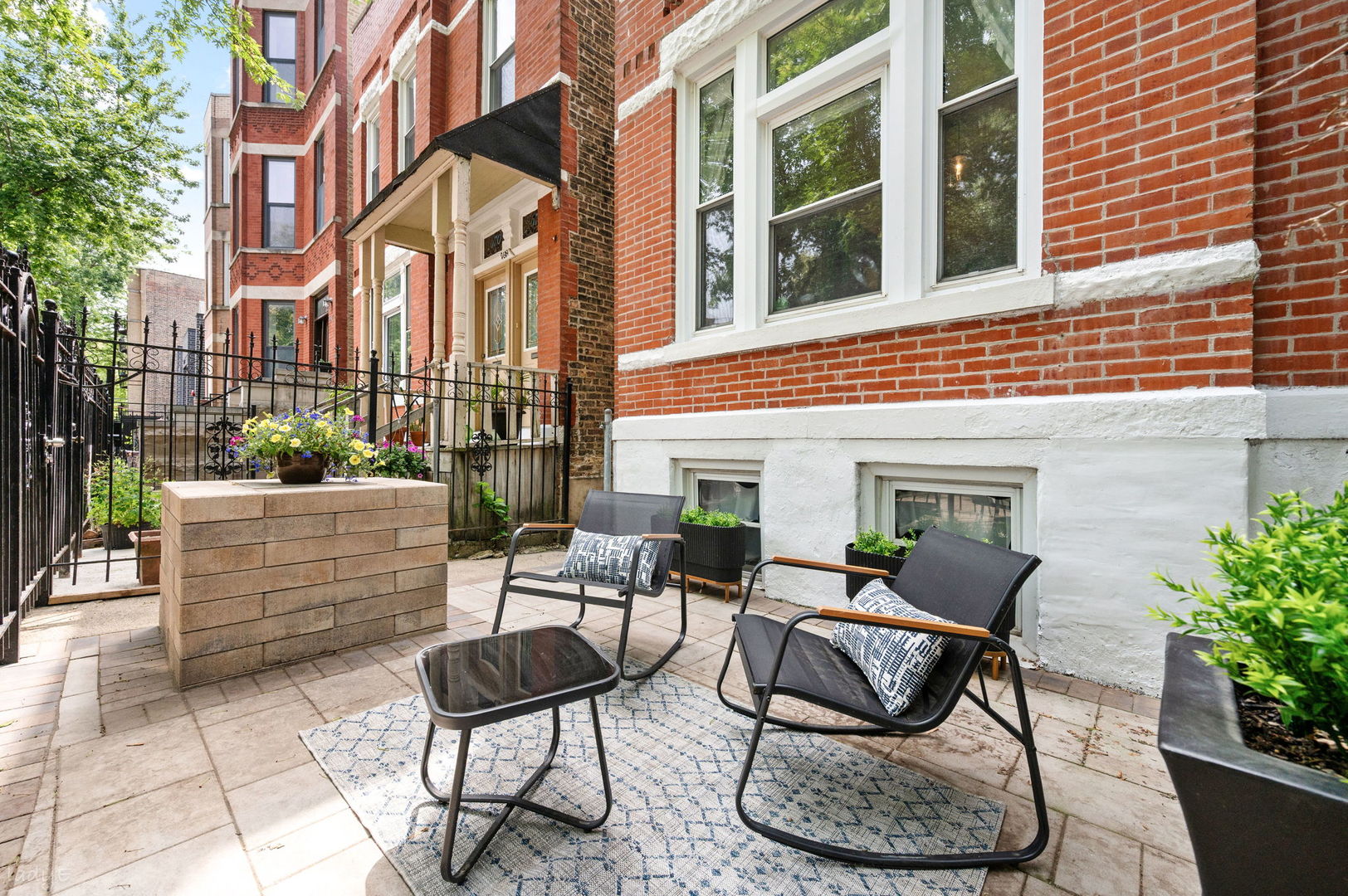 2621 West Haddon Street Chicago IL 60622