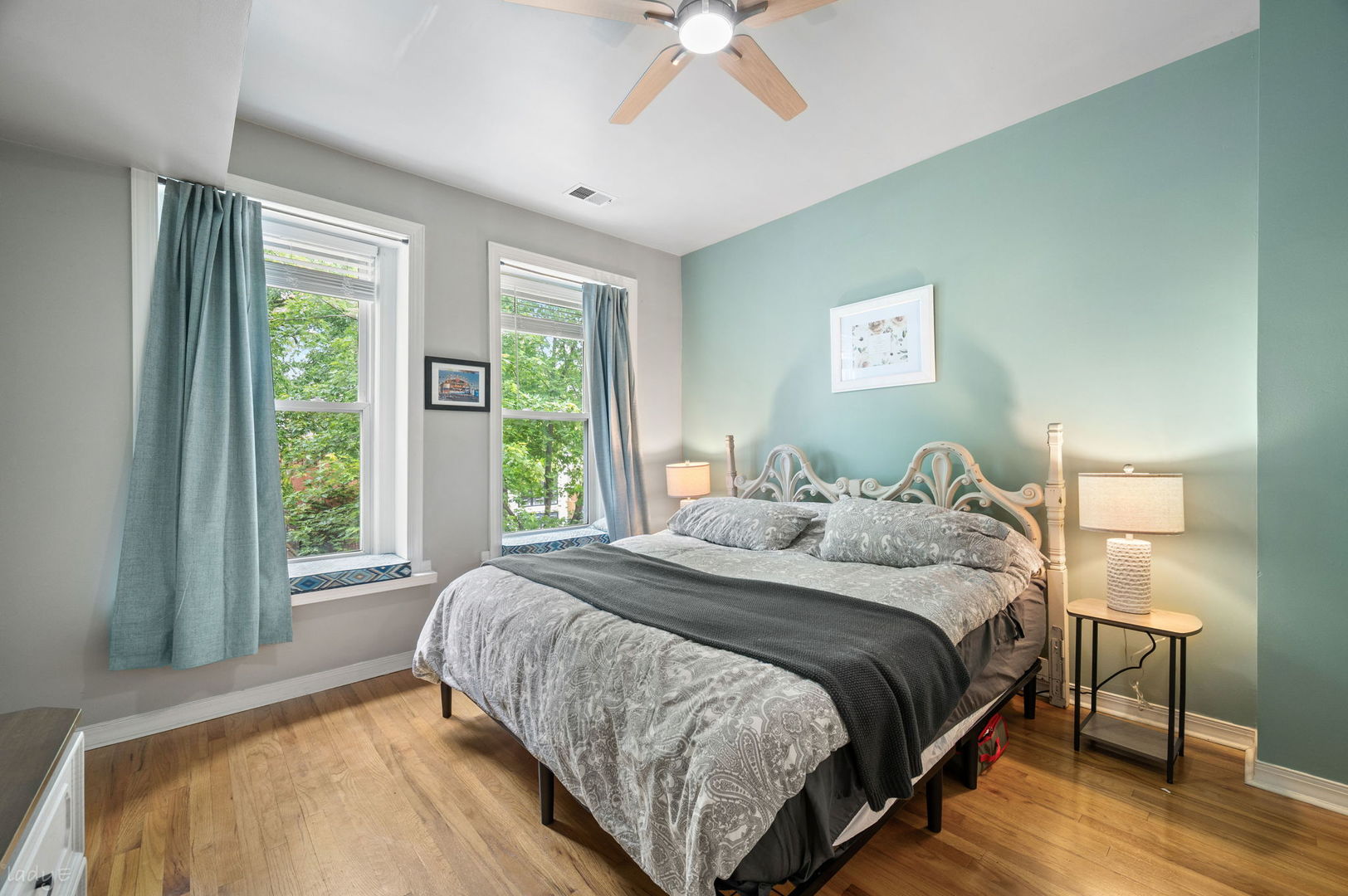2621 West Haddon Street Chicago IL 60622