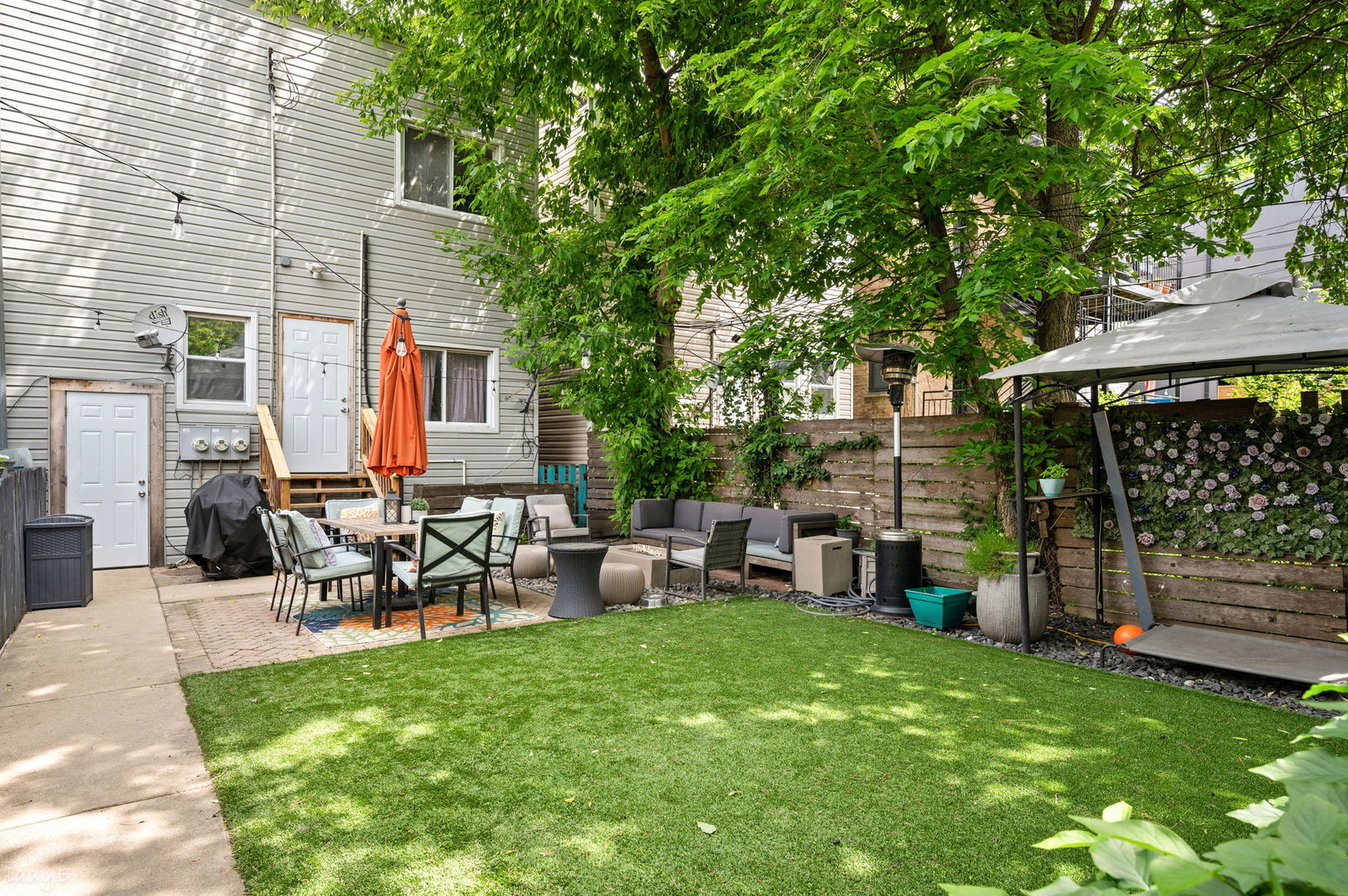 2621 West Haddon Street Chicago IL 60622