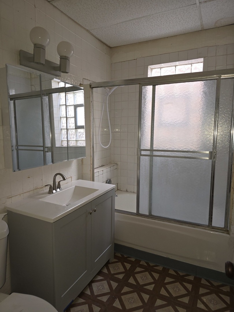 7517 South Green Street Chicago IL 60620