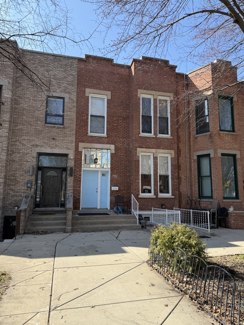 916 South Bishop Street Chicago IL 60607