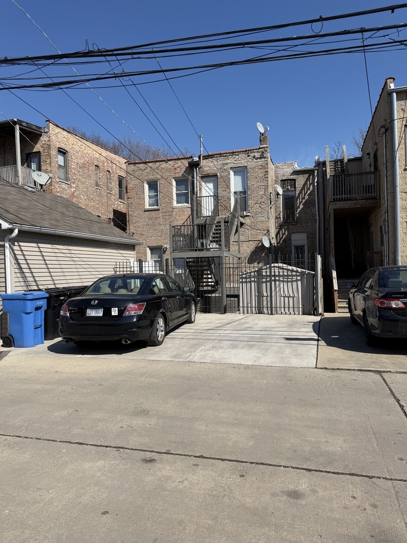 916 South Bishop Street Chicago IL 60607