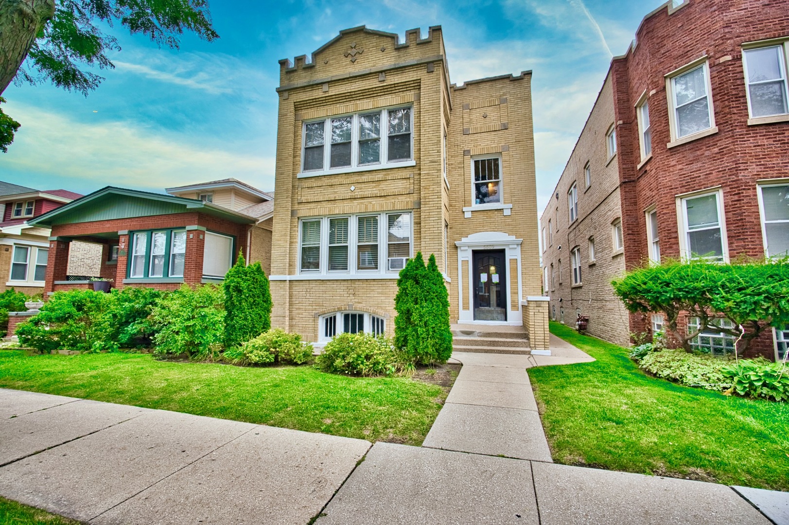 6609 North Artesian Avenue Chicago IL 60645