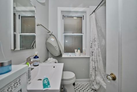 6609 North Artesian Avenue Chicago IL 60645