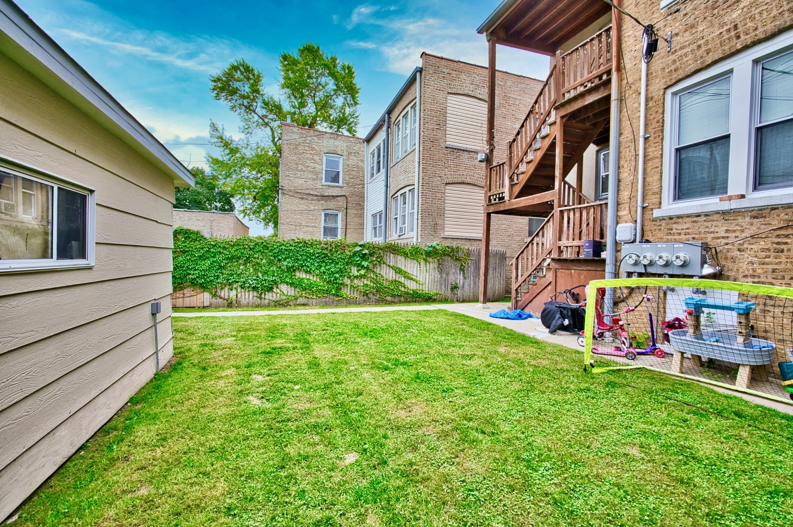 6609 North Artesian Avenue Chicago IL 60645