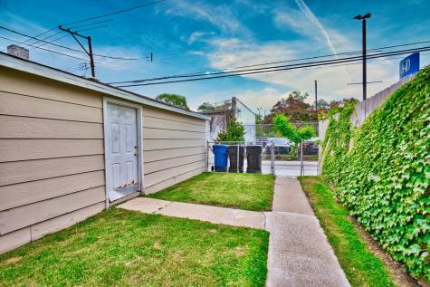 6609 North Artesian Avenue Chicago IL 60645