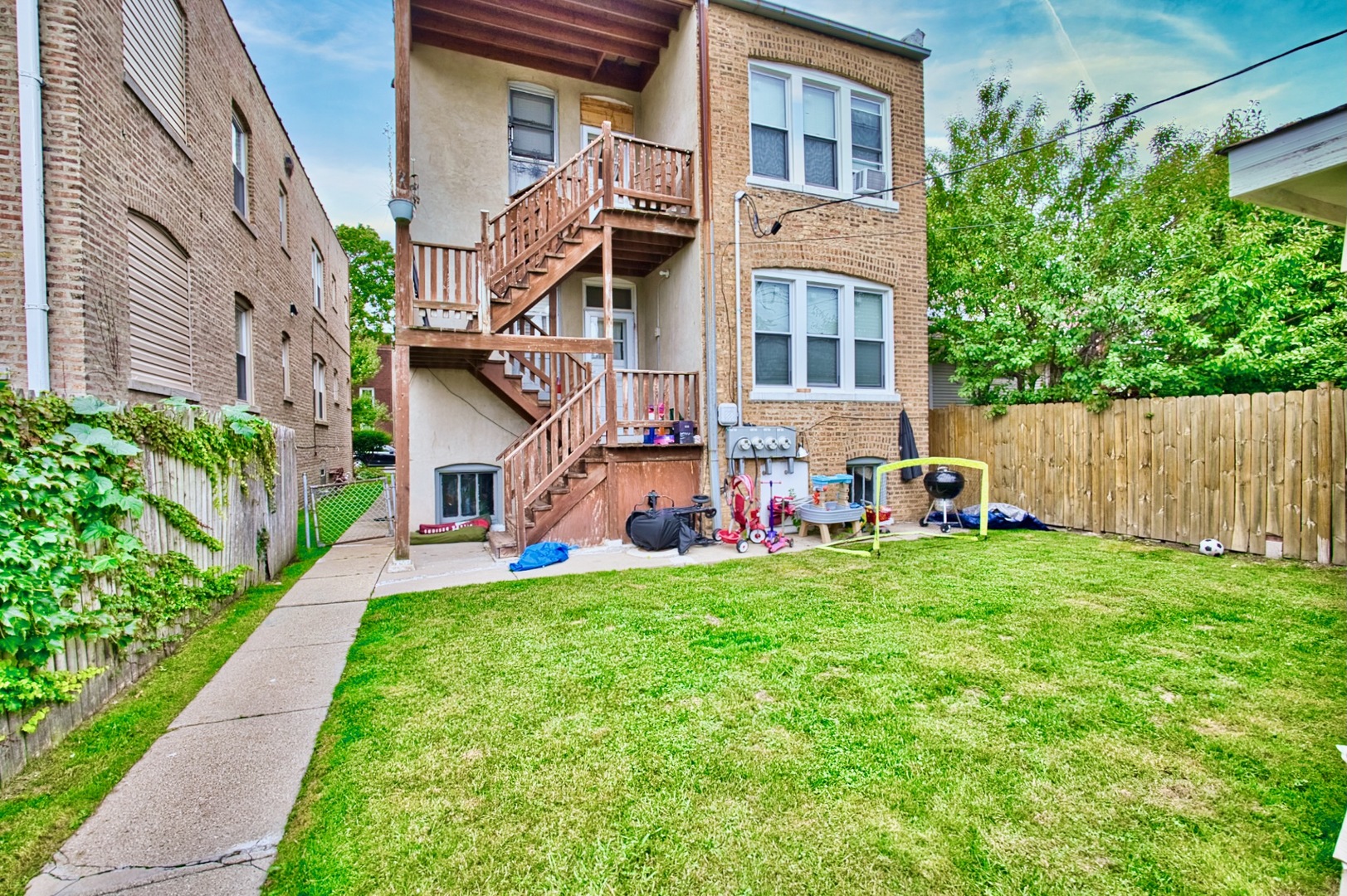 6609 North Artesian Avenue Chicago IL 60645