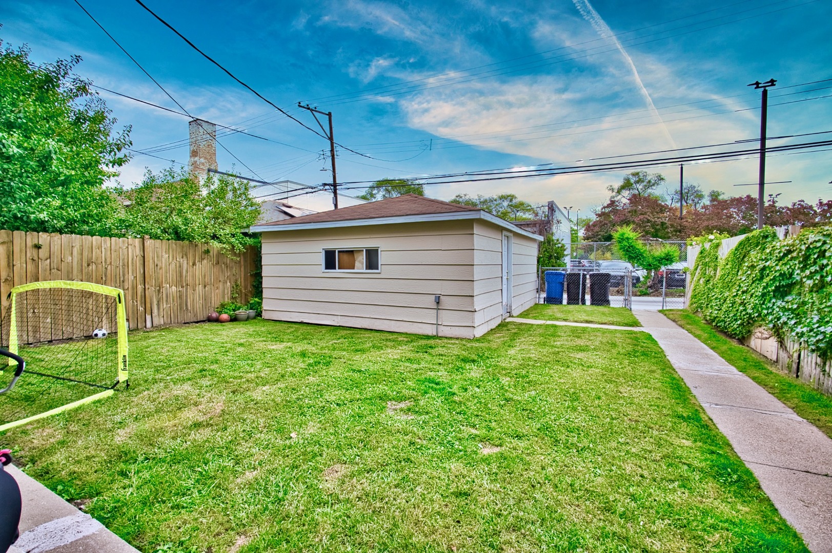 6609 North Artesian Avenue Chicago IL 60645
