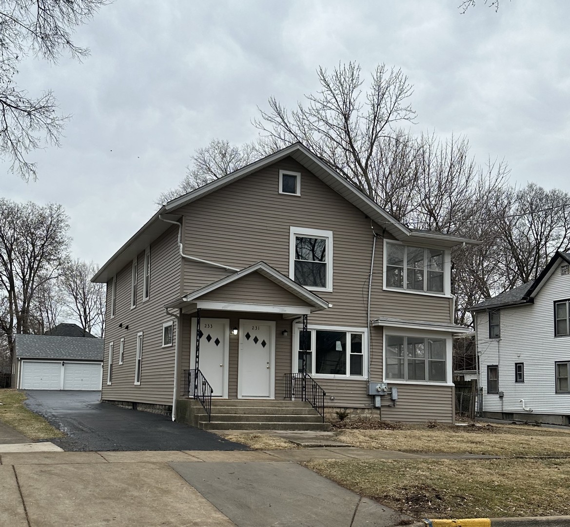 231-233 Williams Street Aurora IL 60506