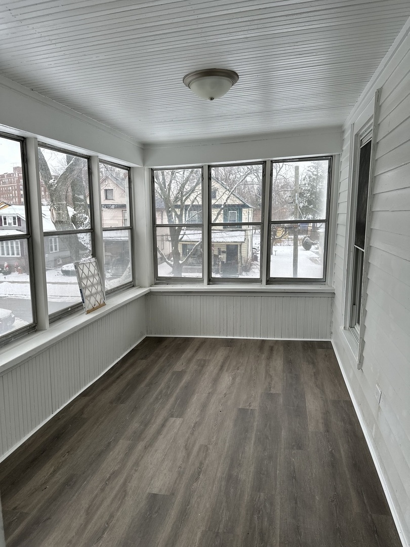 231-233 Williams Street Aurora IL 60506