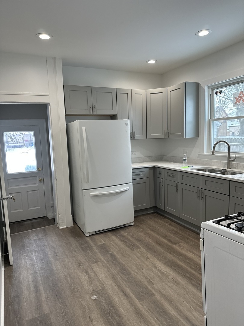 231-233 Williams Street Aurora IL 60506