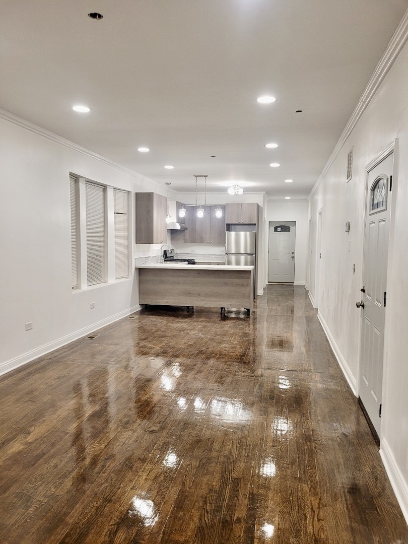 7254 South Lafayette Avenue Chicago IL 60621