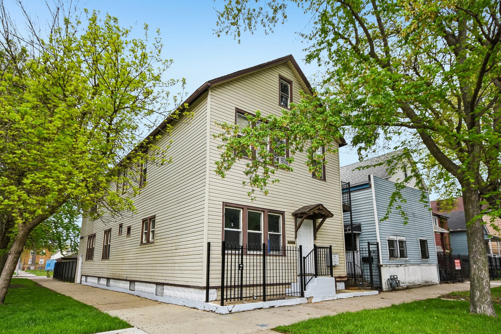 8756 South Exchange Avenue Chicago IL 60617