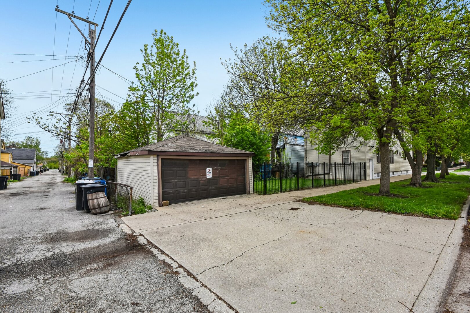 8756 South Exchange Avenue Chicago IL 60617