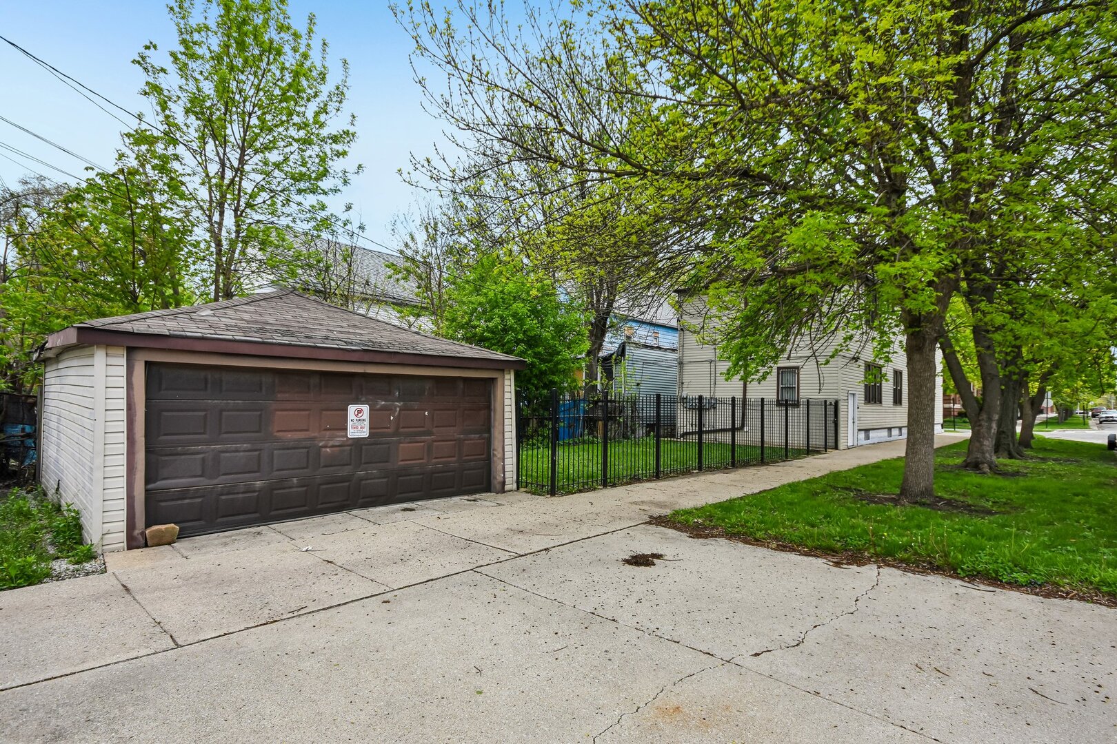8756 South Exchange Avenue Chicago IL 60617
