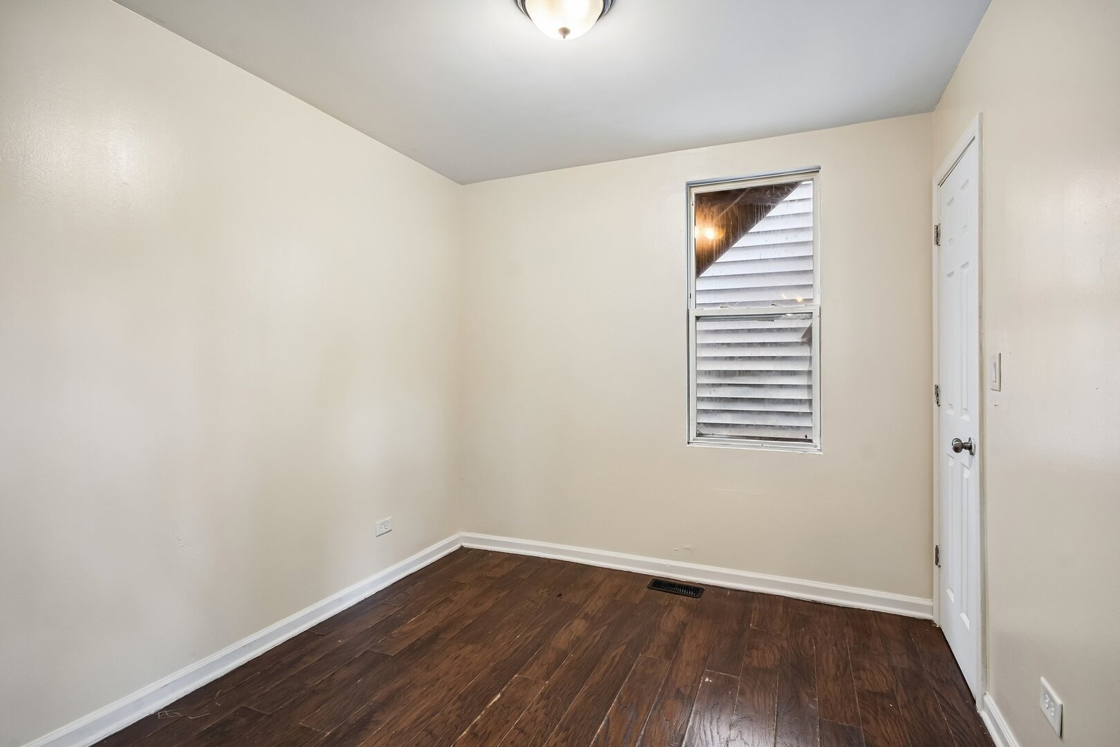 8756 South Exchange Avenue Chicago IL 60617