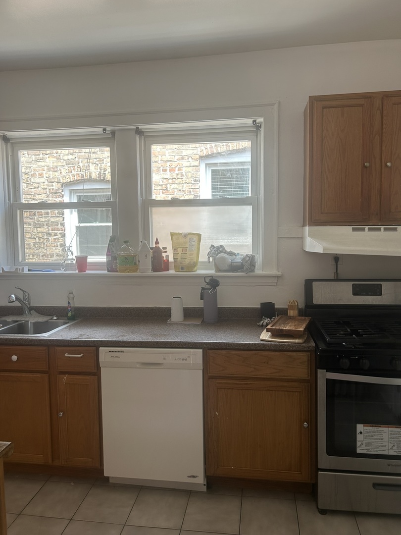 8227 South Evans Avenue Chicago IL 60619
