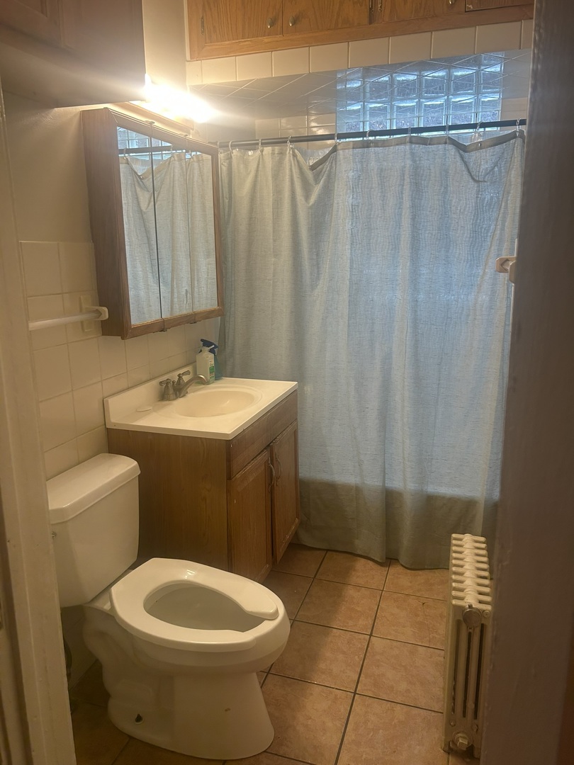 8227 South Evans Avenue Chicago IL 60619