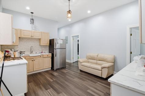 3858 West Ohio Street Chicago IL 60624