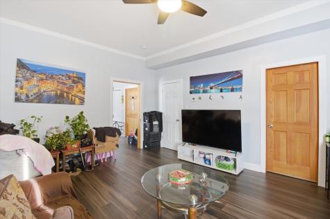 3858 West Ohio Street Chicago IL 60624