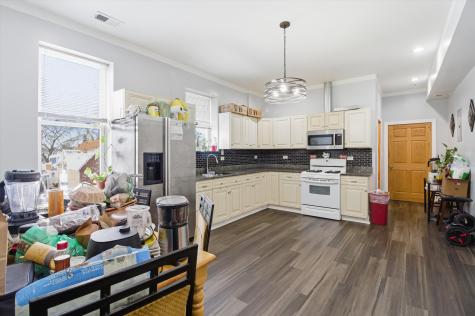 3858 West Ohio Street Chicago IL 60624