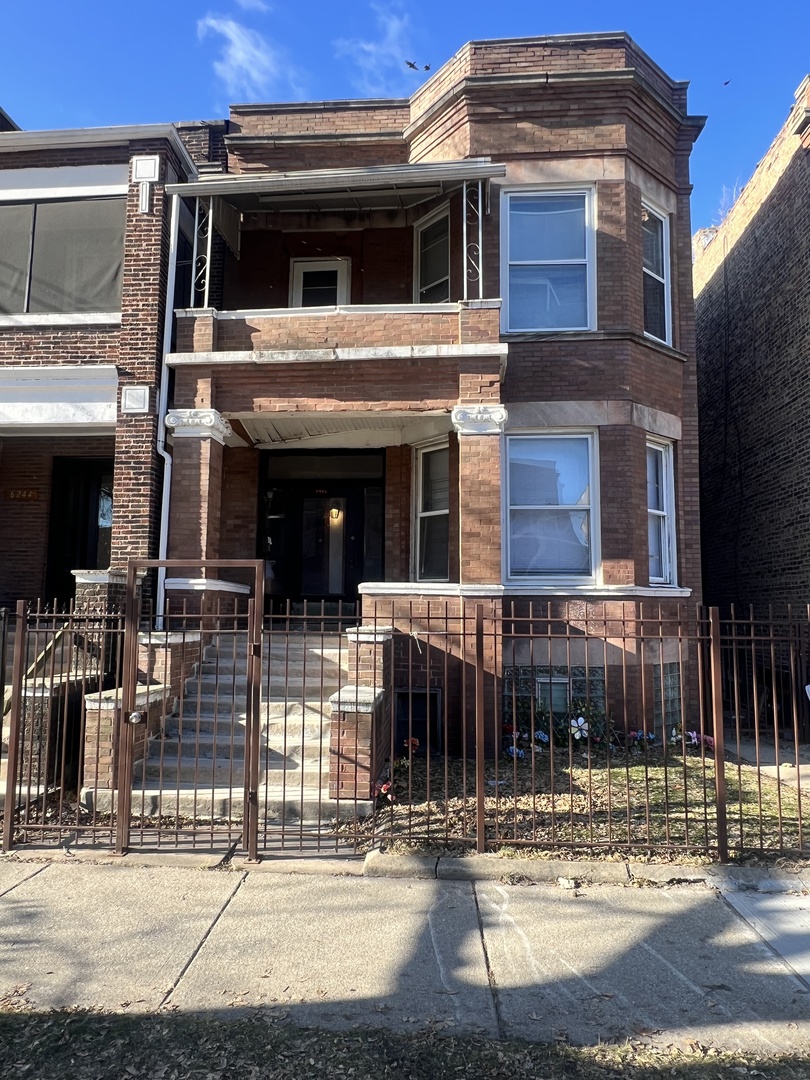 6240 South Evans Avenue Chicago IL 60637
