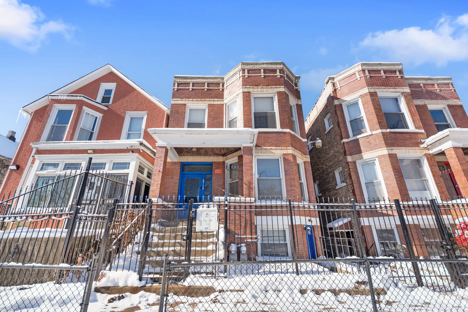 6718 South Saint Lawrence Avenue Chicago IL 60637
