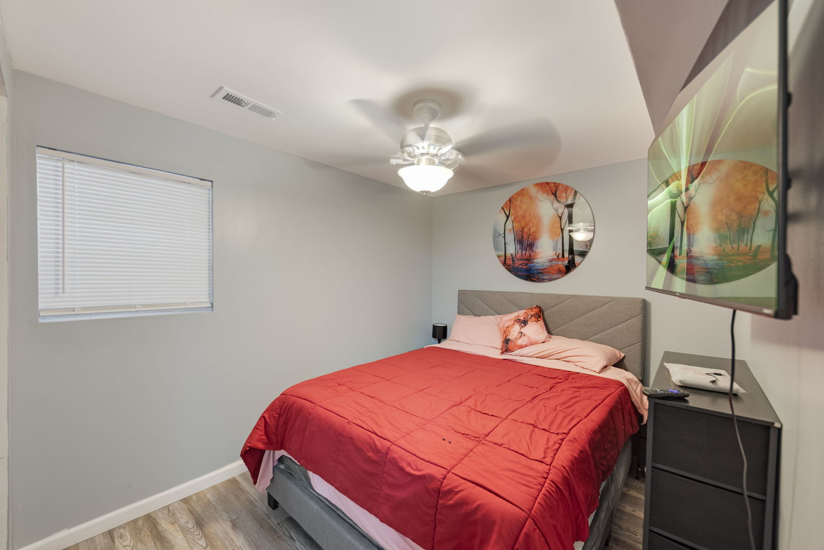 6718 South Saint Lawrence Avenue Chicago IL 60637