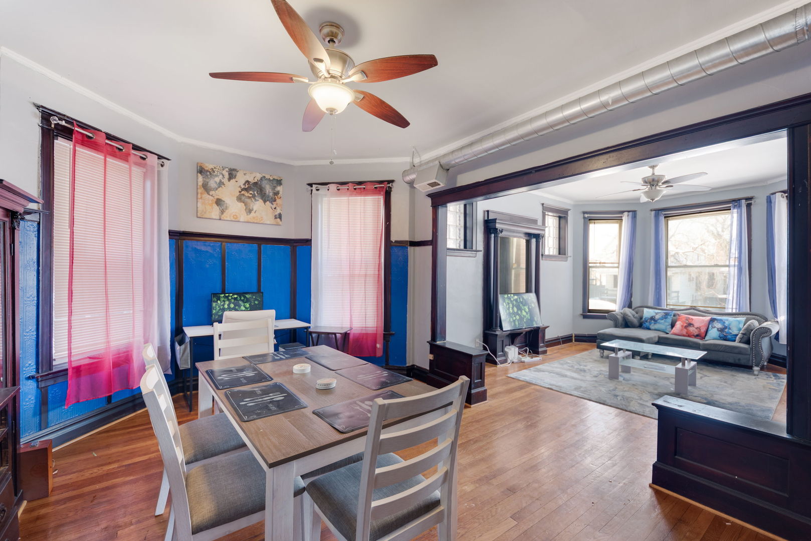 6718 South Saint Lawrence Avenue Chicago IL 60637