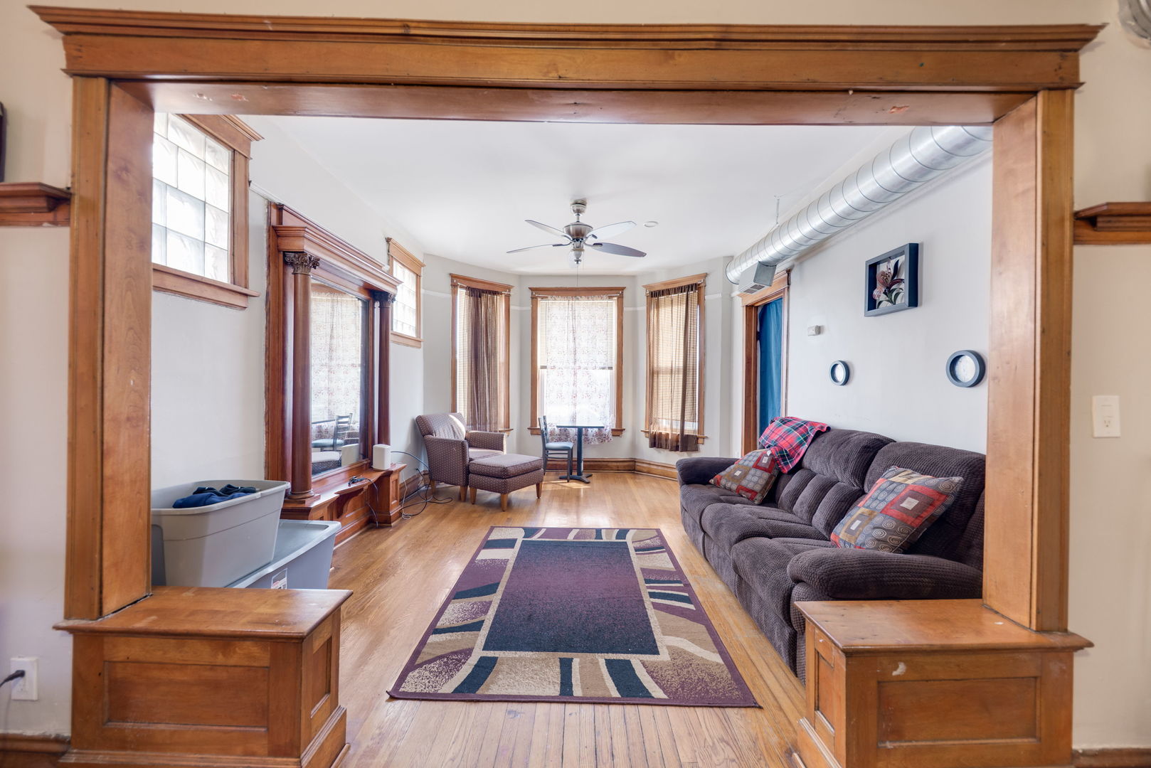 6718 South Saint Lawrence Avenue Chicago IL 60637