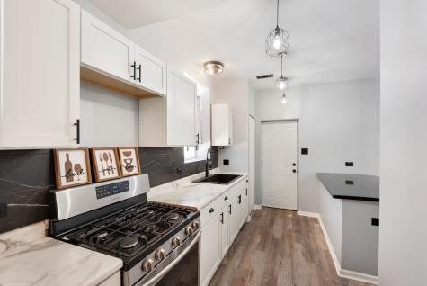 6718 South Saint Lawrence Avenue Chicago IL 60637