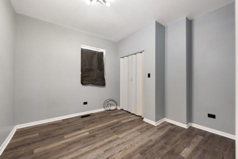 6718 South Saint Lawrence Avenue Chicago IL 60637