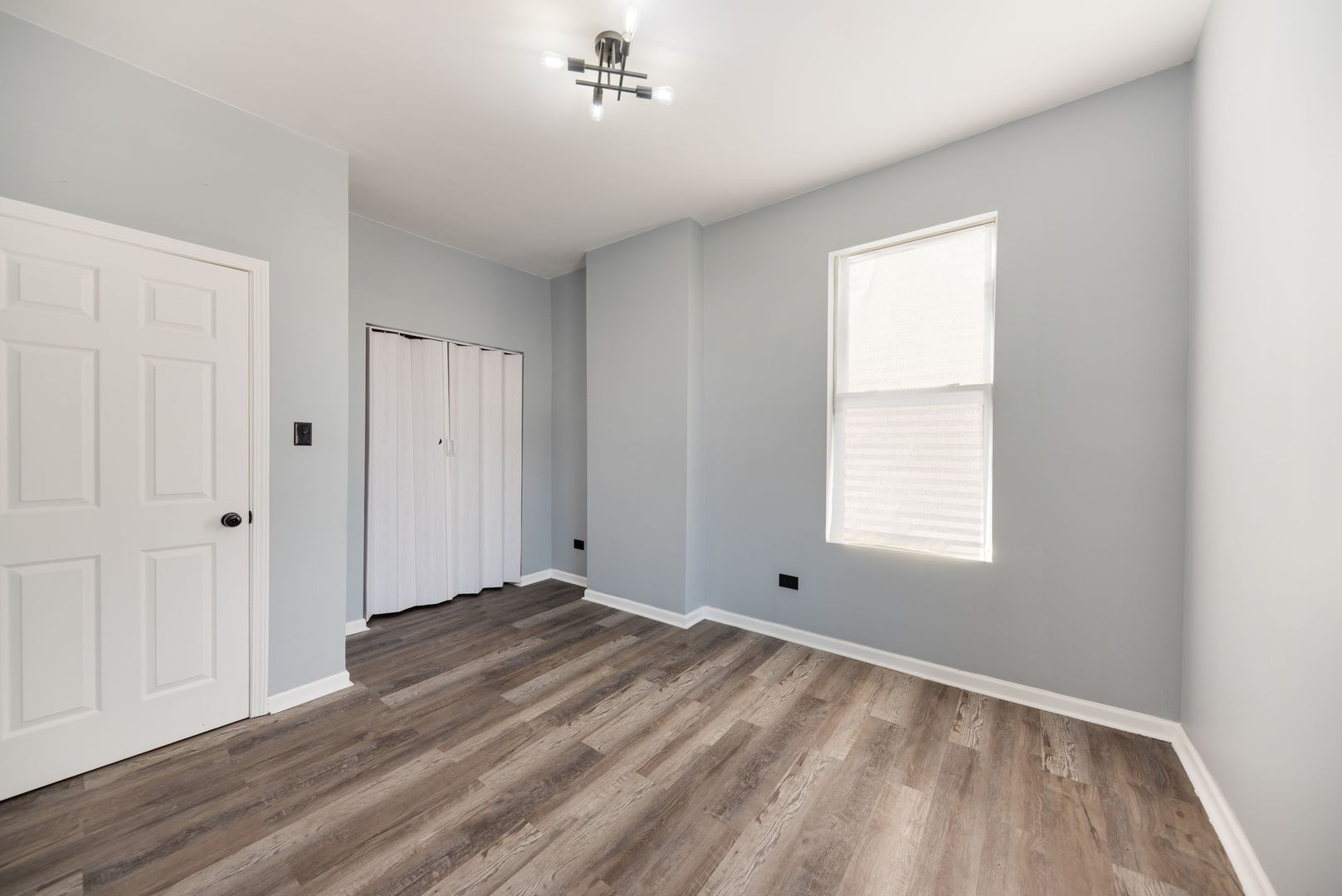 6718 South Saint Lawrence Avenue Chicago IL 60637