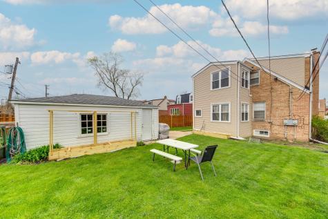 7523 West Cleveland Street Niles IL 60714
