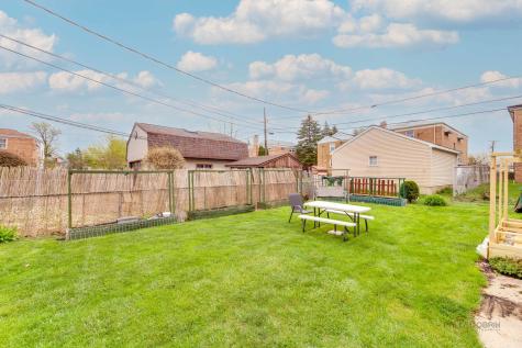 7523 West Cleveland Street Niles IL 60714